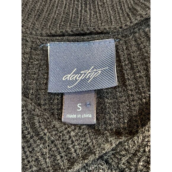 Daytrip The Buckle black distressed sweater size S - Picture 10 of 11